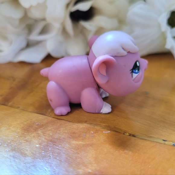 Littlest Pet Shop LPS #1773 Guinea Pig Purple Blue Eyes 2007 - Picture 2 of 10